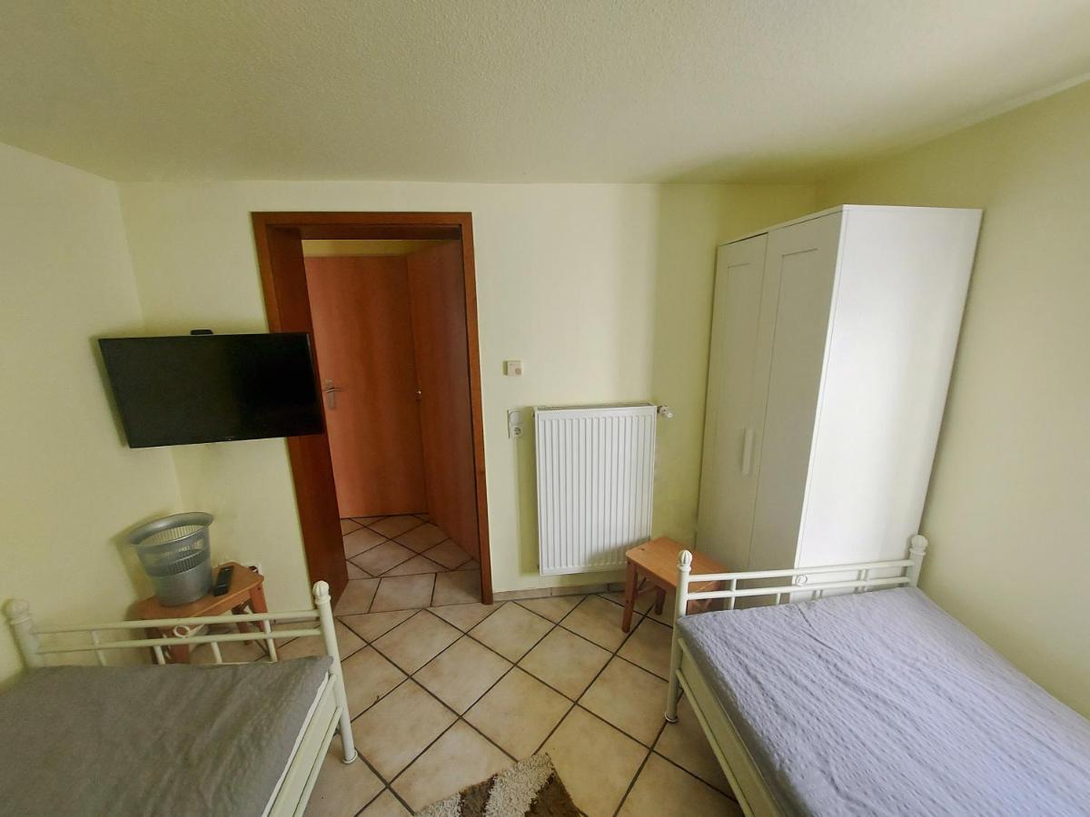 Pension Und Ferienwohnungen Bachmann Wölfersheim エクステリア 写真
